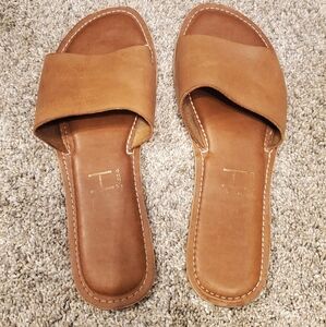 CJLA Beach sandals